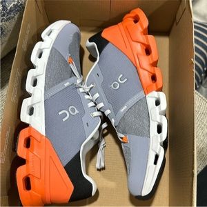 Men’s on cloud cloudflyer 4 running shoes